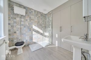 En Suite- click for photo gallery